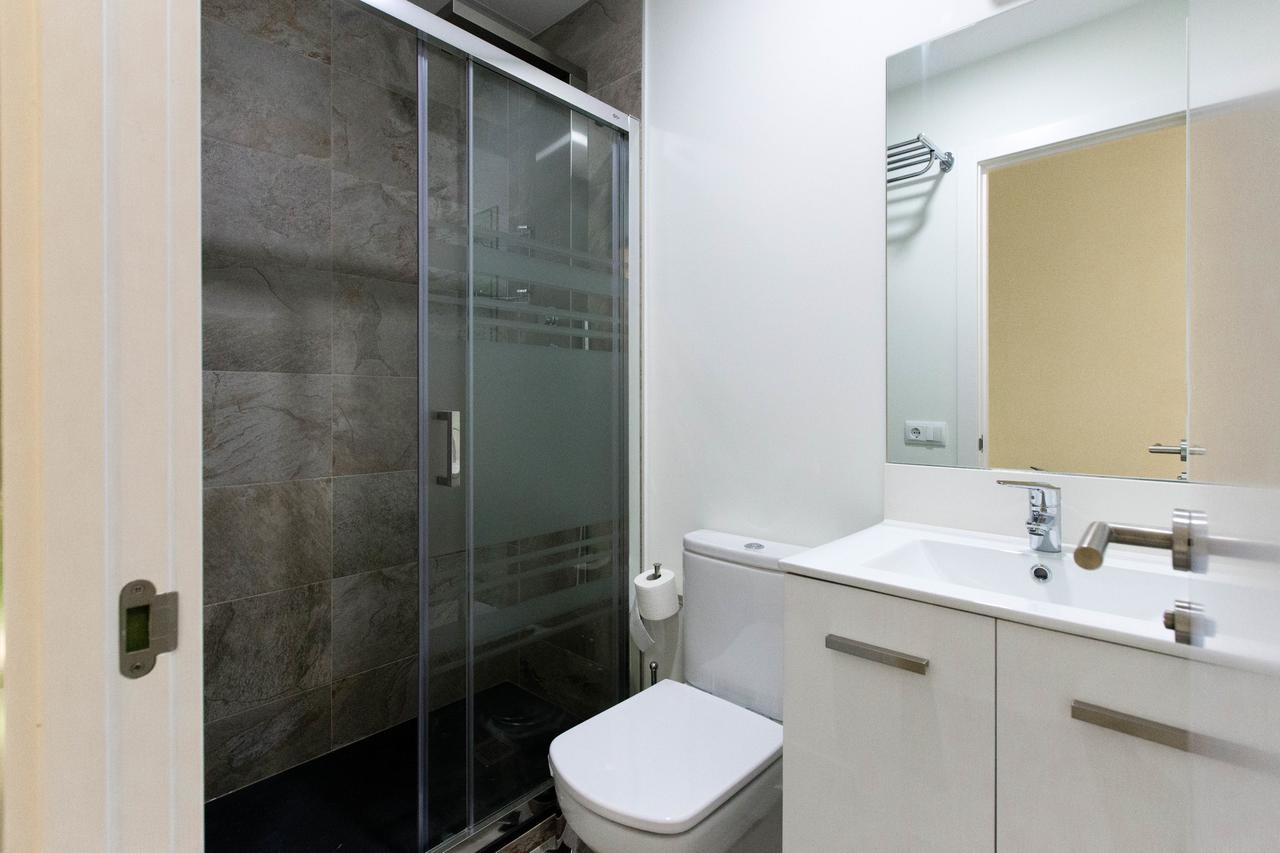 Bookinmadrid Com - Cascorro Sq 18 Pax Apartment Exterior photo