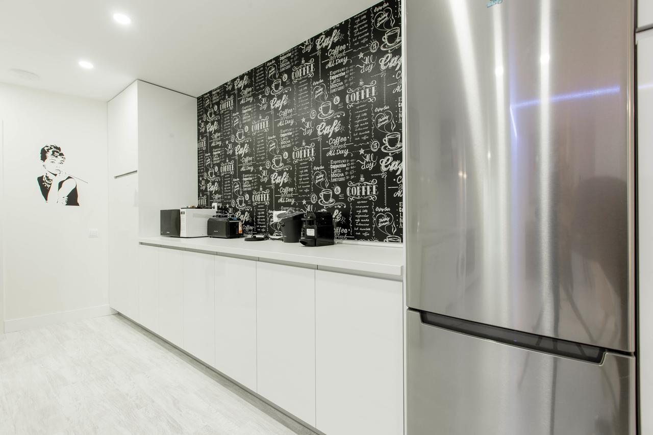 Bookinmadrid Com - Cascorro Sq 18 Pax Apartment Exterior photo